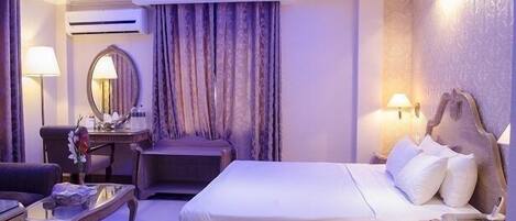 Sea Shell Suite | Premium bedding, free cribs/infant beds, rollaway beds, free WiFi