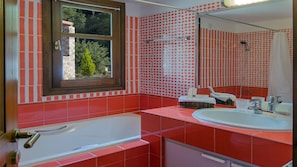 Suite (Comfort) | Bathroom
