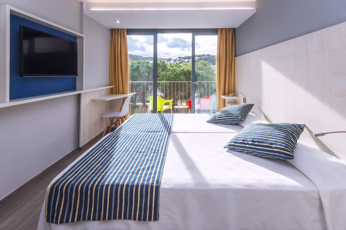 1 bedroom, in-room safe, desk, laptop workspace