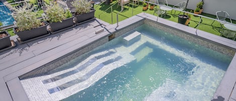 Outdoor pool, sun loungers