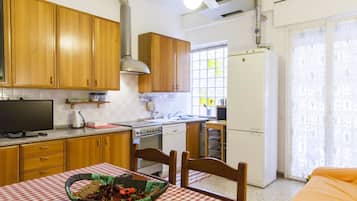 Apartment, 2 Bedrooms | In-room dining