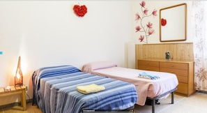 Apartment, 2 Bedrooms | 2 bedrooms, iron/ironing board, free cribs/infant beds, free WiFi - Appartamento Londra (Bologna)