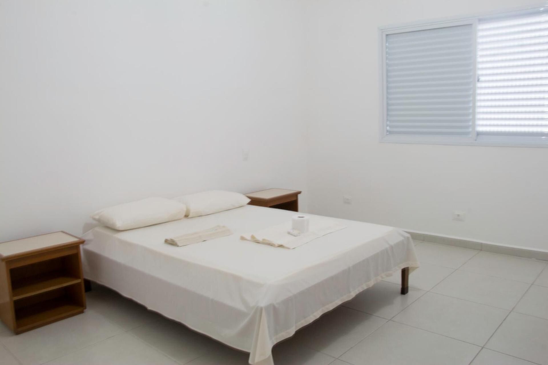 Wi-Fi de cortesia, roupa de cama