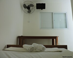 Economy Double Room Single Use, 1 Double Bed | Free WiFi, bed sheets - Consulado Praia Hotel (Guarujá)