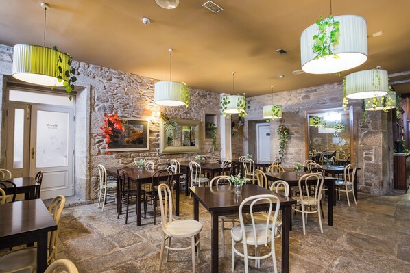 Daily buffet breakfast (EUR 7.5 per person) - Hotel Alda Avenida (Santiago de Compostela)