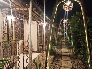 Standard Twin Room | Terrace/patio - FunkyPlace (Buleleng)