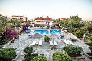 Outdoor pool - Elpida Apartments by Checkin (Hersonissos)