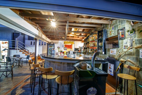 Bar junto a la alberca