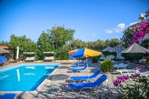 Outdoor pool - Elpida Apartments by Checkin (Hersonissos)