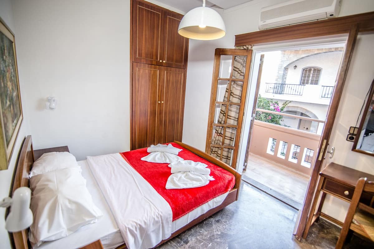 In-room safe, iron/ironing board, free cribs/infant beds, free WiFi