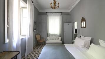 Double Room (Cervantes) | In-room safe, individually decorated, individually furnished, desk