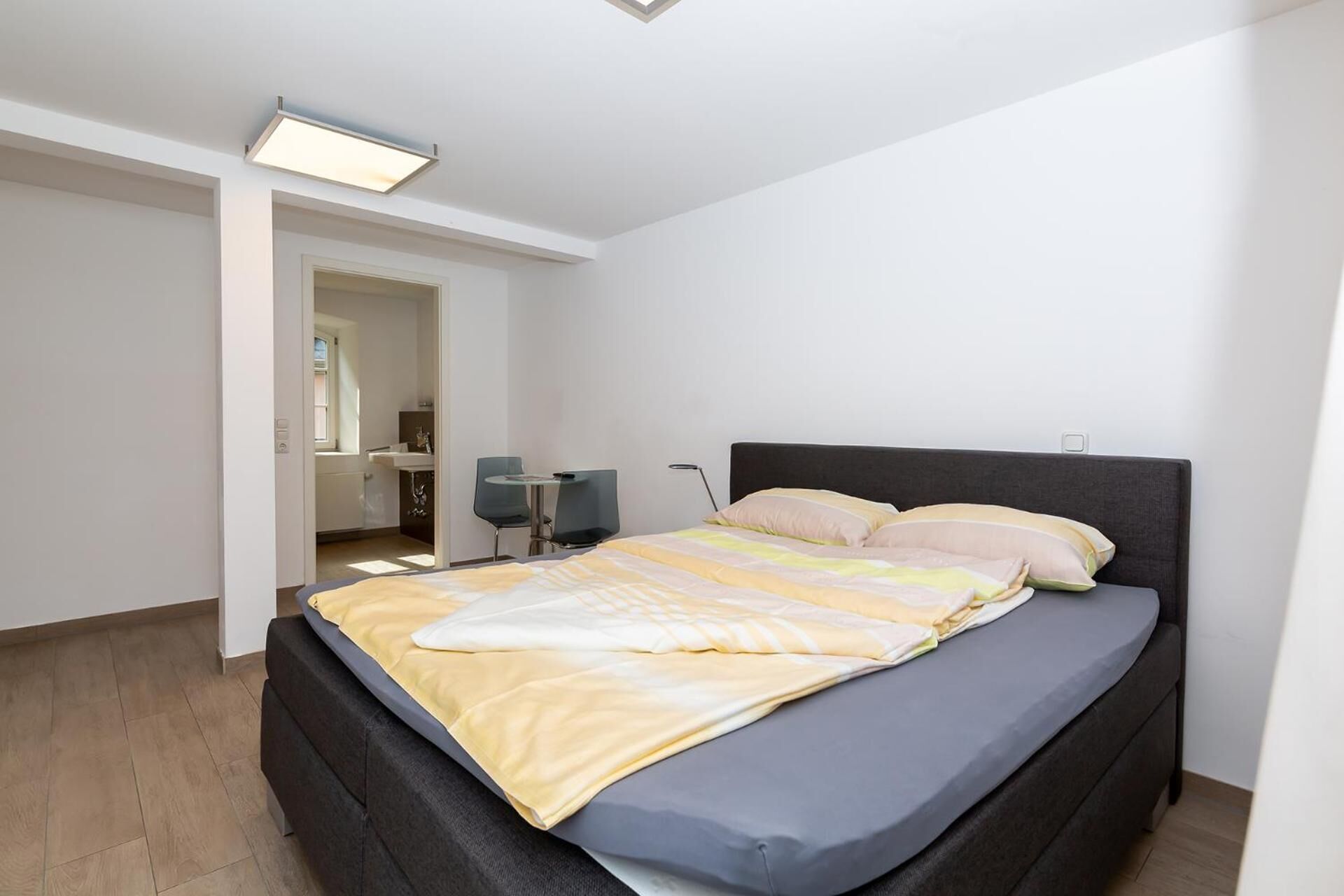 premium bedding, desk, cots/infant beds, rollaway beds