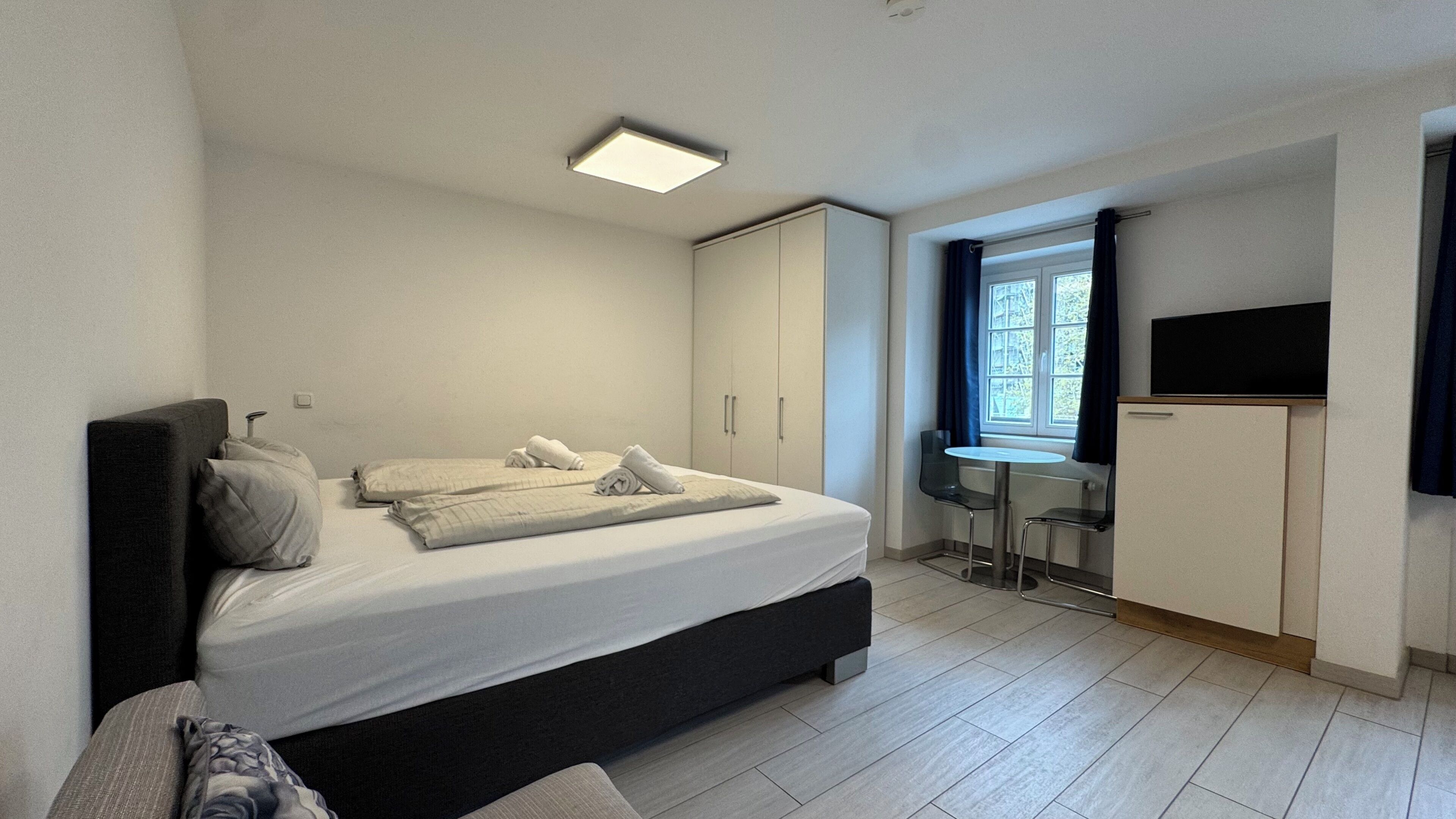 Comfort Apartment, Kitchenette | Premium bedding, desk, cribs/infant beds, rollaway beds