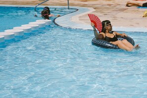 Outdoor pool - Pamplona Camping (Mendigorria)
