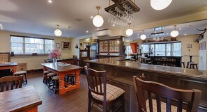 Lunsj og middag serveres