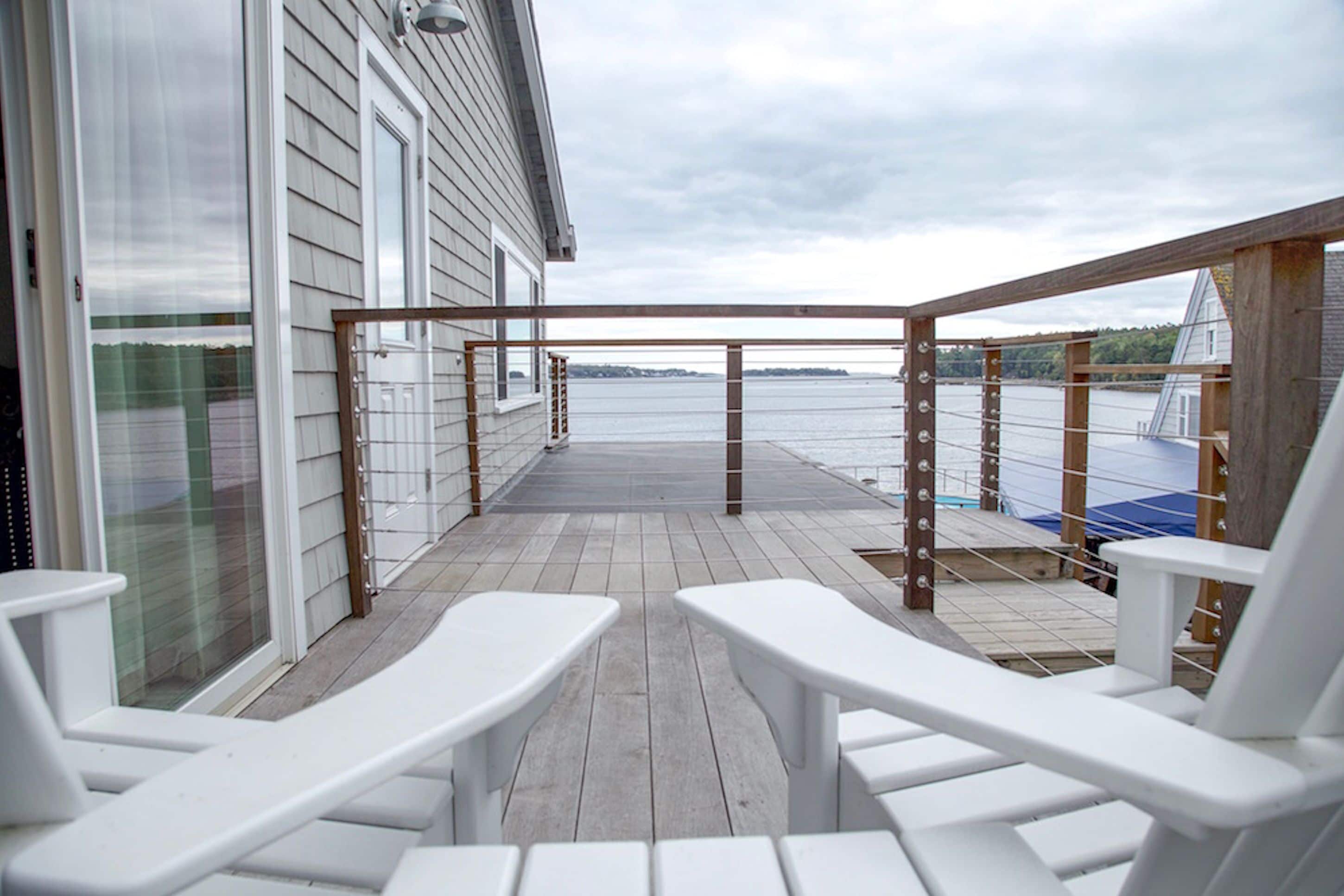 deluxe double room, 1 king bed, partial sea view | balcony