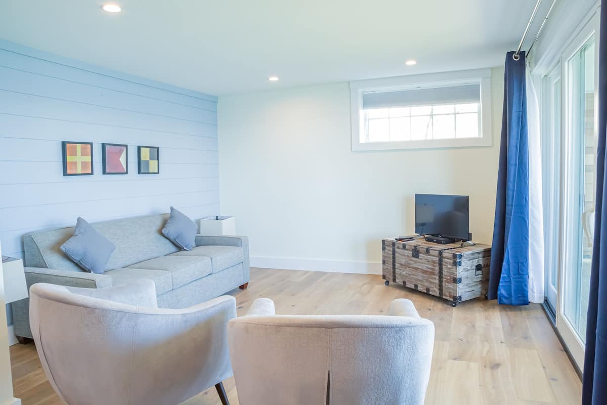 Junior Suite, 1 King Bed with Sofa bed, Bay View