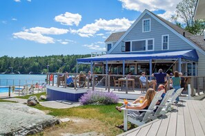 Lunch served - Linekin Bay Resort (Boothbay Harbor)