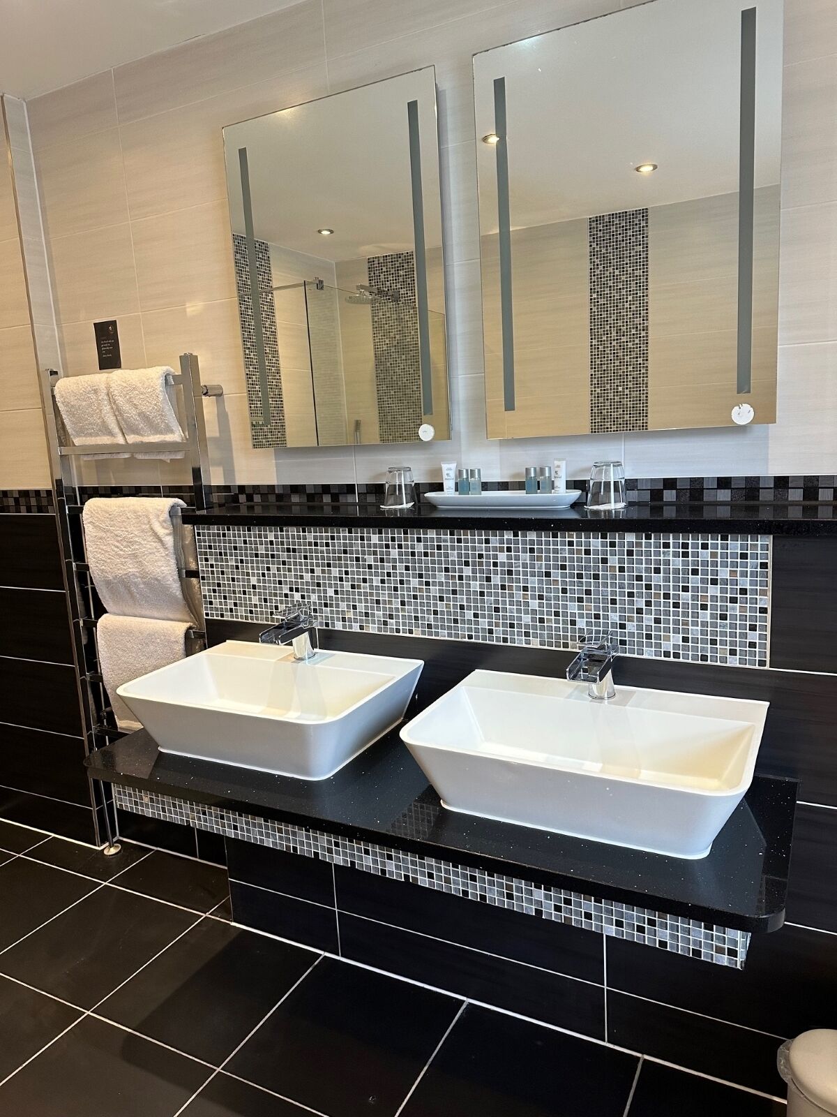 large executive double | bathroom | free toiletries, hair dryer, towels