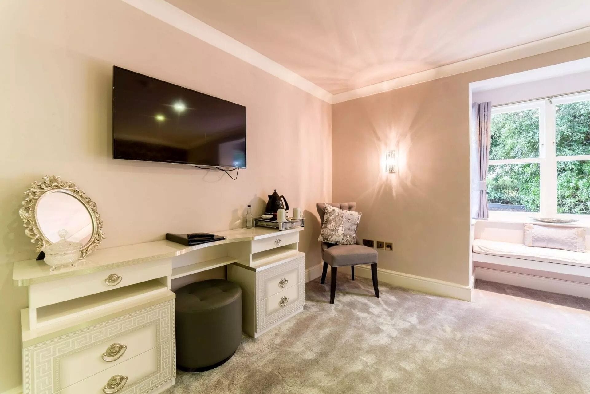 executive double room | egyptian cotton sheets, premium bedding, tempur-pedic beds, in-room safe