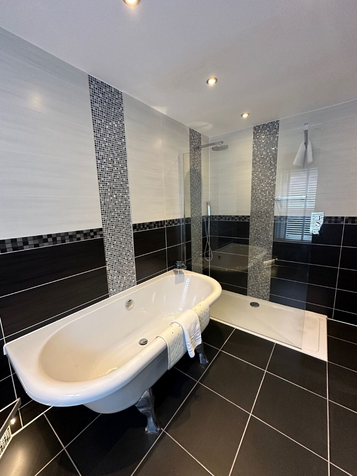 large executive double | bathroom | free toiletries, hair dryer, towels