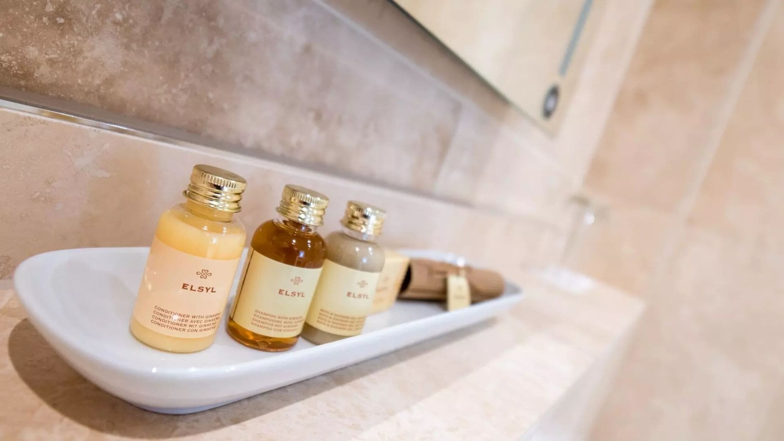 executive double room | bathroom | free toiletries, hair dryer, towels