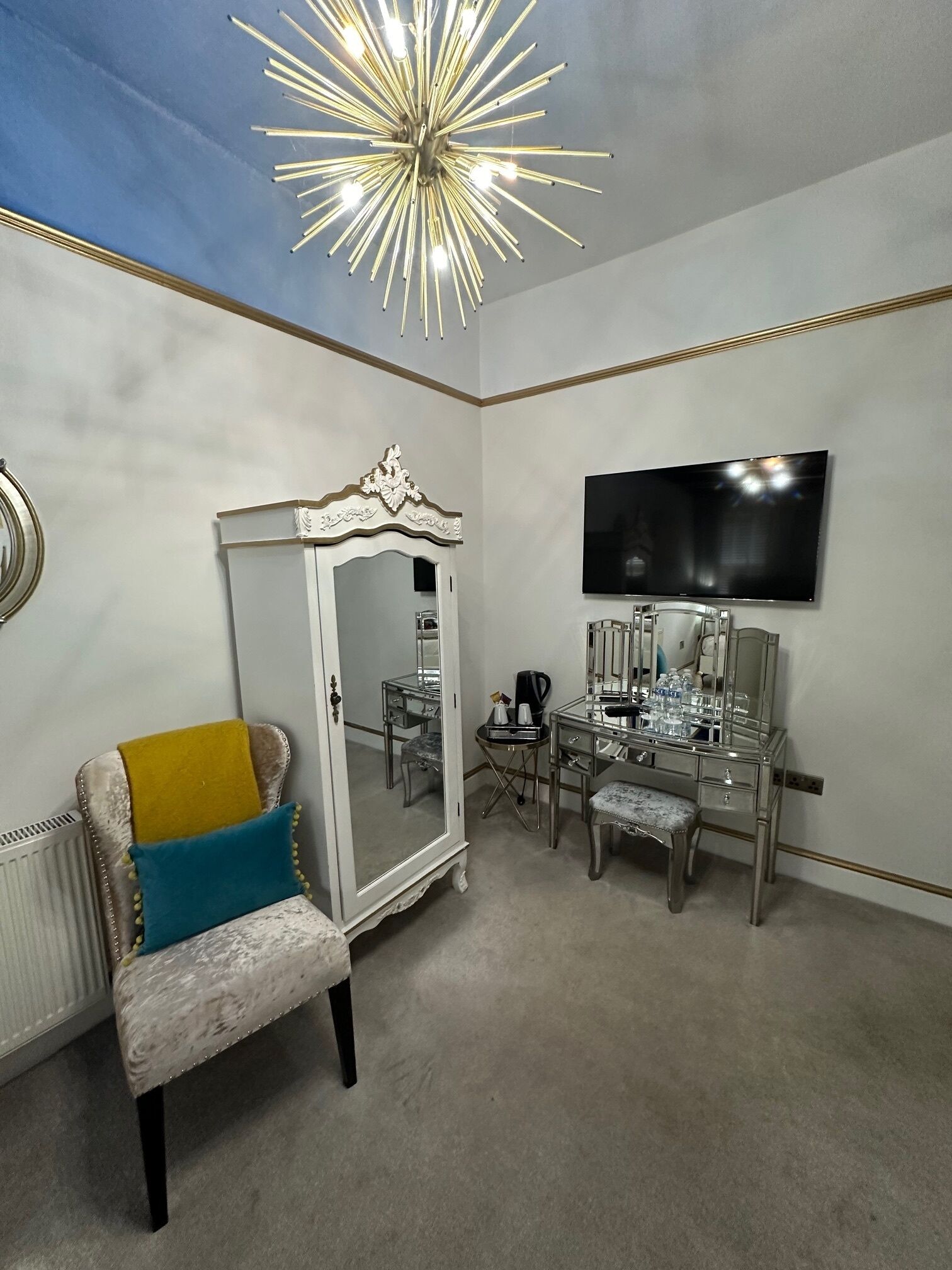 deluxe double room | egyptian cotton sheets, premium bedding, tempur-pedic beds, in-room safe