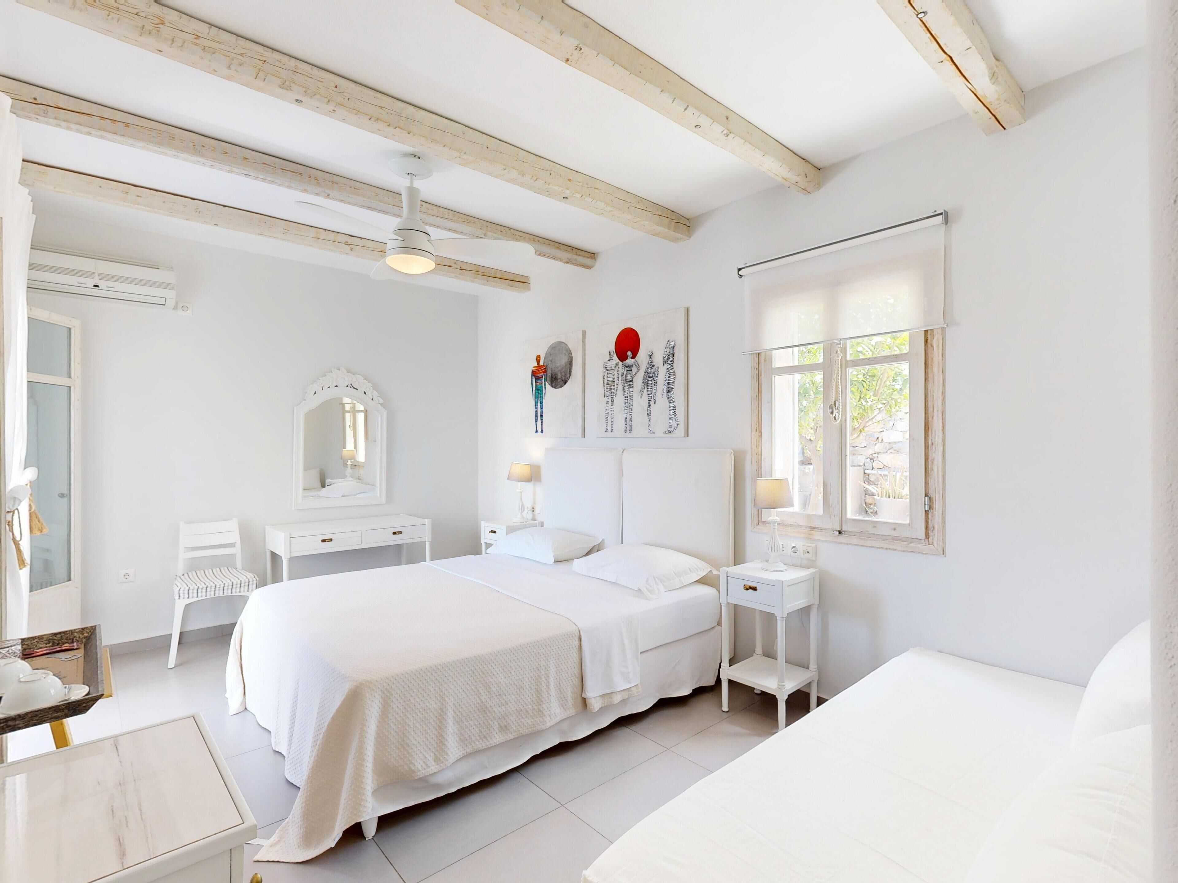 Rom – classic, sjøutsikt | Sengetøy av topp kvalitet, safe på rommet og lydisolert