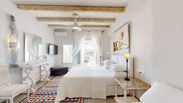 Elegant Sea View Room | Ropa de cama de alta calidad, caja fuerte, sistema de insonorización