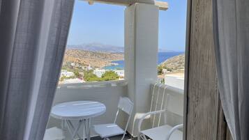 Quarto clássico, vista para o mar | Terraço/pátio