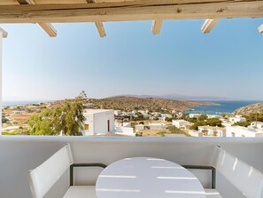 Junior-Suite, 2 Schlafzimmer, Meerblick | Terrasse/Patio