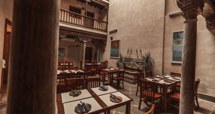 Hotel Mercader de Sedas