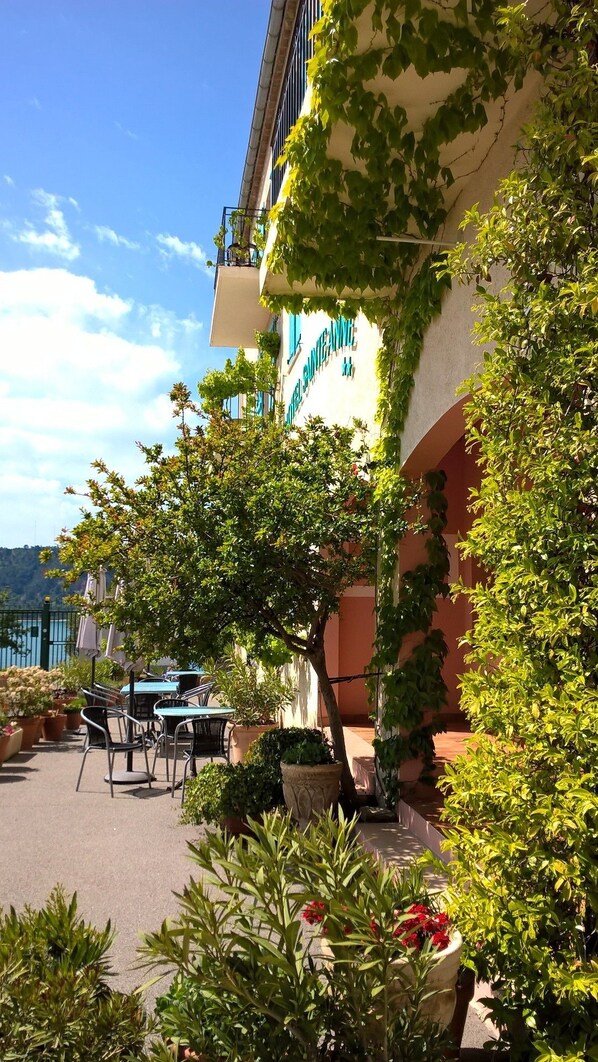 Terrace/patio - Hôtel Sainte Anne (Les Salles-sur-Verdon)