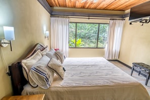 Suite Junior, pemandangan kanal | Seprai linen