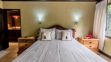 Junior Suite, Canal View | Bed sheets