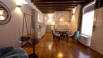 Design-Apartment | 1 Schlafzimmer, hochwertige Bettwaren, individuell dekoriert