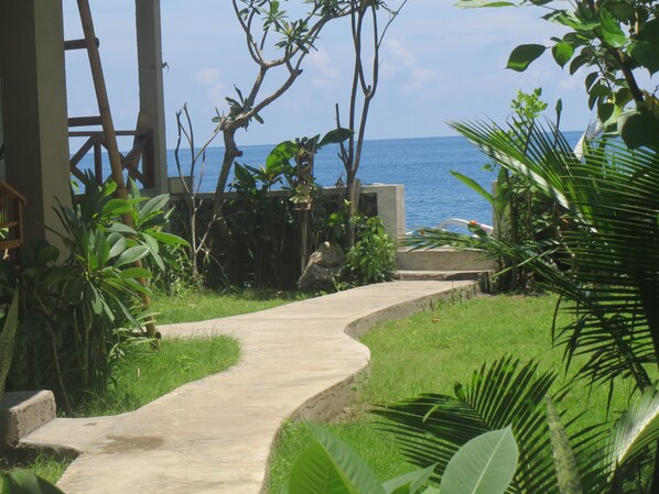 Garden - Amed Sari Beach Guesthouse (Karangasem)