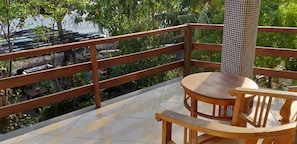 Balcony - Amed Sari Beach Guesthouse (Karangasem)