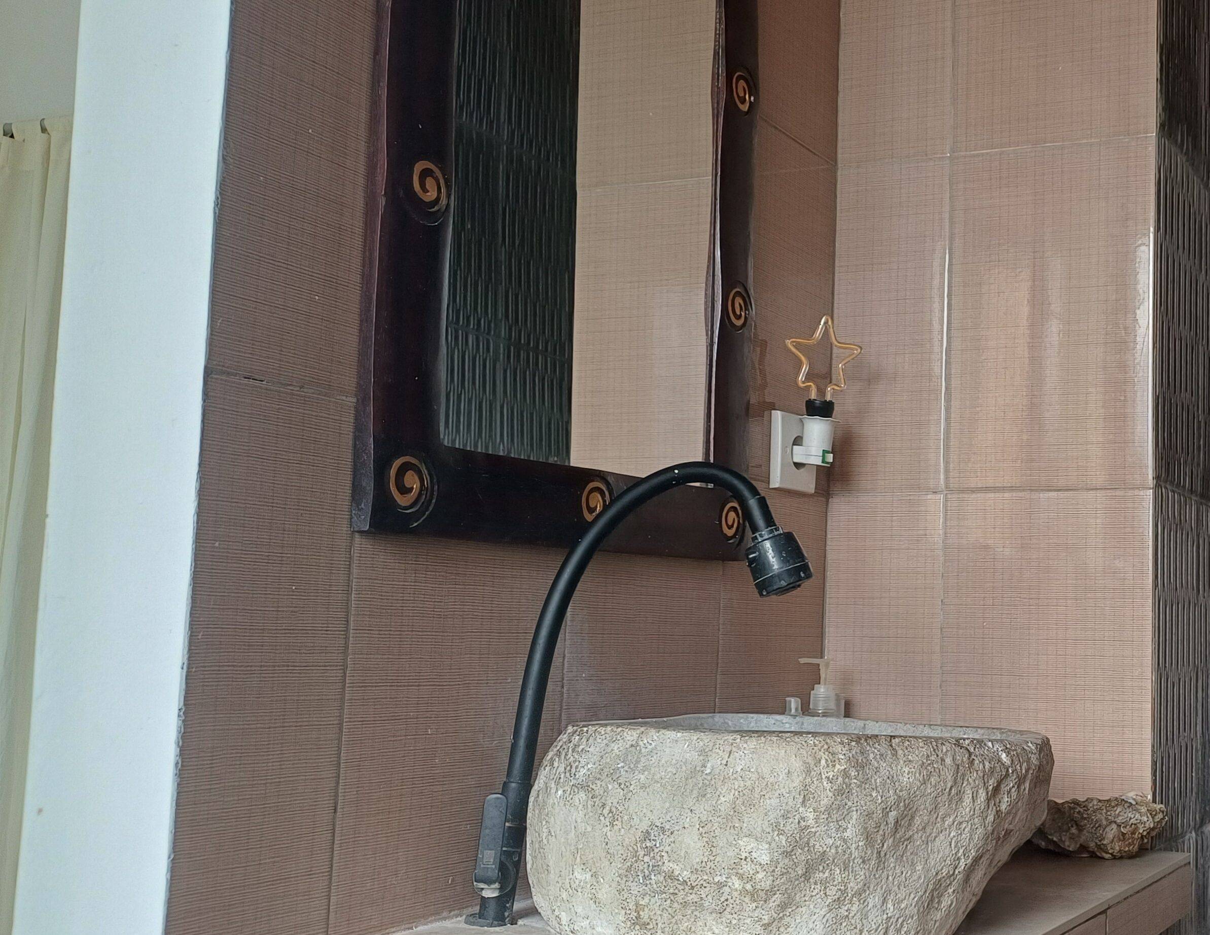 全景双人房 | 浴室 | 淋浴设施、免费洗浴用品、毛巾