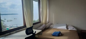 Doppia panoramica | Una scrivania, postazione laptop, Wi-Fi gratuito