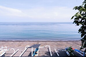 Front of property - Amed Sari Beach Guesthouse (Karangasem)