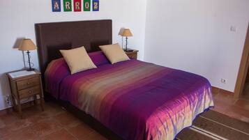 Room, Pool View, Garden Area (Shared Bathroom) | Individually decorated, individually furnished, soundproofing, free WiFi