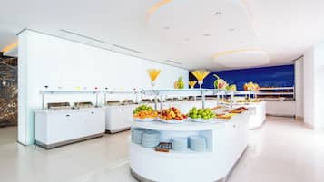 Petit déjeuner buffet compris