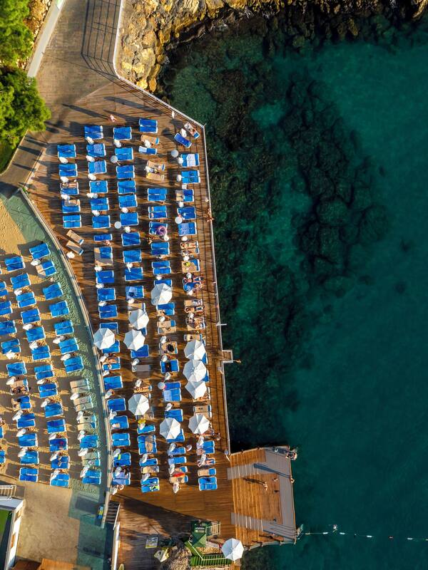 Spiaggia privata, lettini da mare, ombrelloni, teli da spiaggia