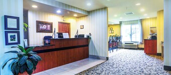 Evansville Inn & Suites By OYO