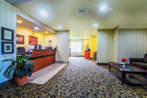 Reception - Evansville Inn & Suites By OYO (Evansville)