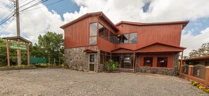 Property entrance - Hotel El Amanecer (Monteverde)