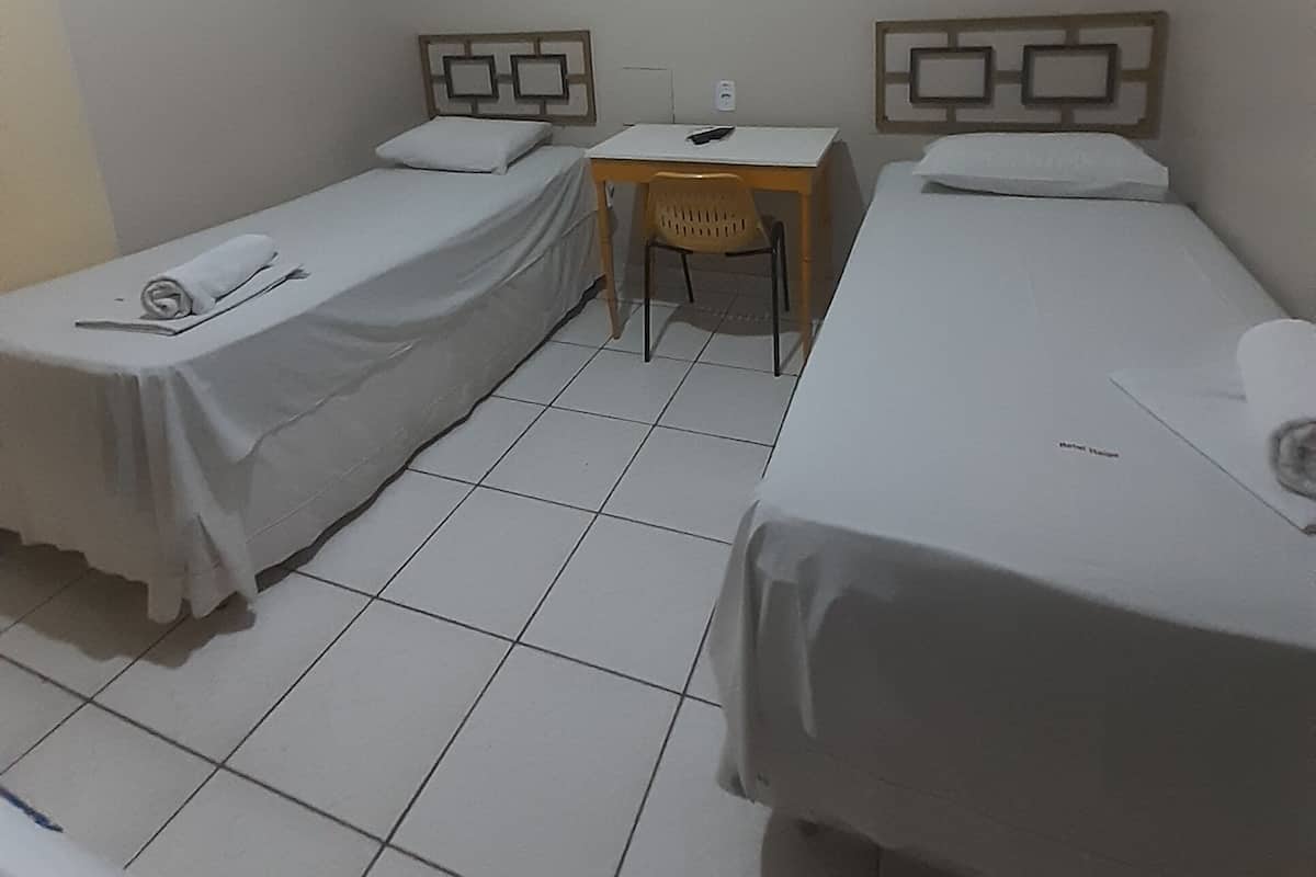 Minibar, free WiFi, bed sheets