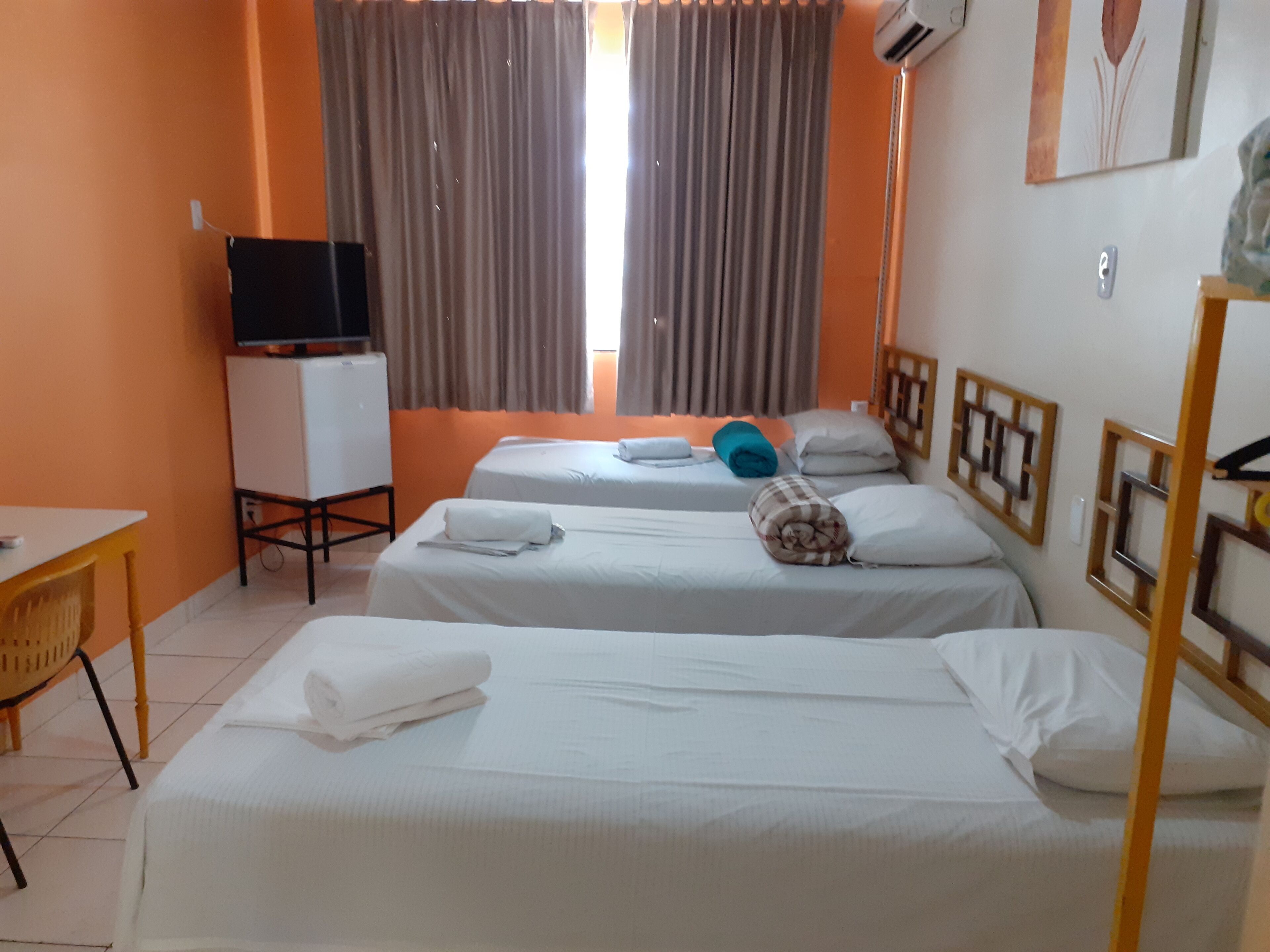 Minibar, free WiFi, bed sheets