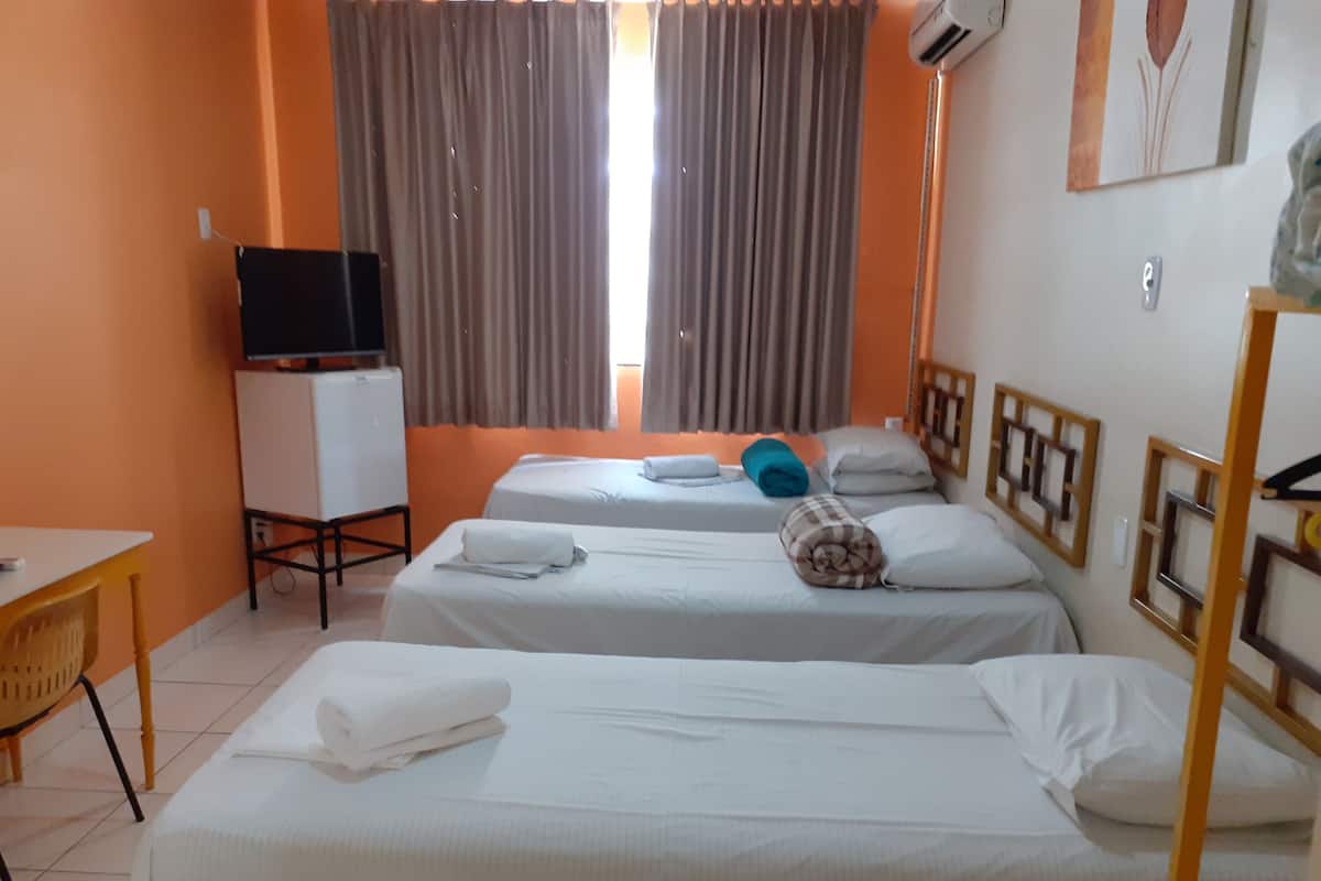 Minibar, free WiFi, bed sheets